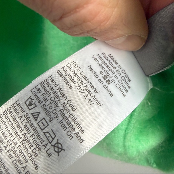 J Crew 2023 Brushed Soft Cashmere Green V Neck Sweater - Picture 6 of 6